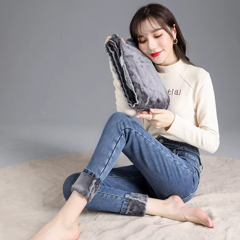 Fleece-Lined Jeans: Comfort and Style in Winter